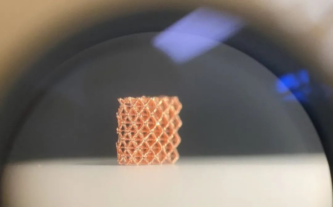 金属3D打印技术新应用：基于水凝胶注入的光固化成型
